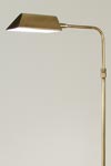CP18 Lampadaire en laiton vieilli naturel orientable. Latoaria. CP18 Lampadaire en laiton vieilli naturel orientable. Latoaria.