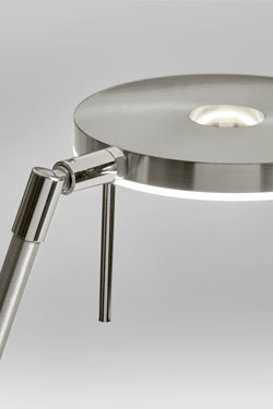 Lampe de bureau articulée orientable nickel mat Cycle. Lupia Licht. 