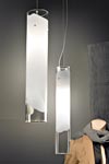 Suspension cylindre en cristal de Murano transparente et blanche Collection Lio. Vistosi. Suspension cylindre en cristal de Murano transparente et blanche Collection Lio. Vistosi.