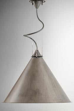 Cala petite suspension industriel en cône d'acier 60cm. Aldo Bernardi. 