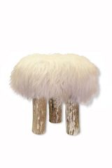 Hannibal tabouret en bois brut . Angel des Montagnes. Hannibal tabouret en bois brut . Angel des Montagnes.