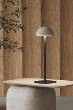 Dussa table lamp in steel and black marble . Aromas. 