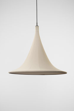 Cabana beige trumpet pendant 60cm. Arturo Alvarez. 