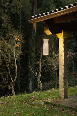 Small white pleated outdoor pendant lamp Gea. Arturo Alvarez. 