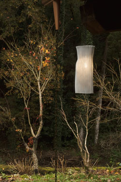 Small white pleated outdoor pendant lamp Gea. Arturo Alvarez. 