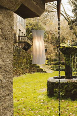 Small white pleated outdoor pendant lamp Gea. Arturo Alvarez. 