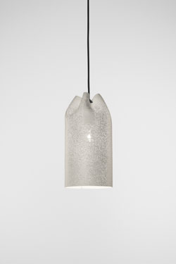 Small white pendant lamp Agasallo. Arturo Alvarez. 