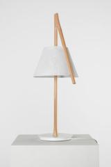 Table lamp in beechwood and white steel mesh Cambo. Arturo Alvarez. 