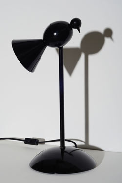 Lampe de bureau design noire Alouette pied fixe. Atelier Areti. 