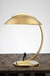 Lampe de table en laiton poli Bauhaus 1930. Contract&More. 