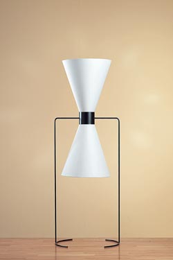 Petit lampadaire Design noir et blanc. Contract&More. 