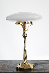 Art Nouveau table lamp in polished brass Art Nouveau table lamp in polished brass
