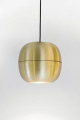 Suspension ronde en métal doré IJ- Lamp métal. Dark. 