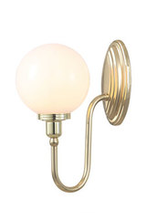 Applique boule en verre blanc dépolie Blake 4. Elstead Lighting. Applique boule en verre blanc dépolie Blake 4. Elstead Lighting.
