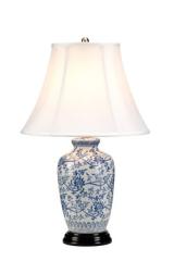 Lampe de table en porcelaine chinoise motifs floraux bleus. Elstead Lighting. 