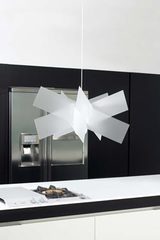 Kartika suspension blanche grand modèle. Emporium. Kartika suspension blanche grand modèle. Emporium.
