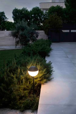 Black Outdoor Beacon Ball Shape LED Lighting Piccola . Faro. 