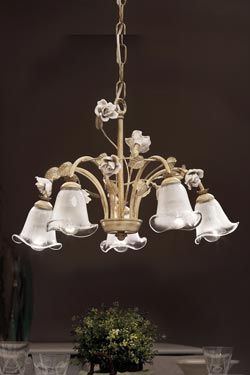 Floral chandelier in ceramic, sfumato glass and brass Siena. Ferroluce Classic. 