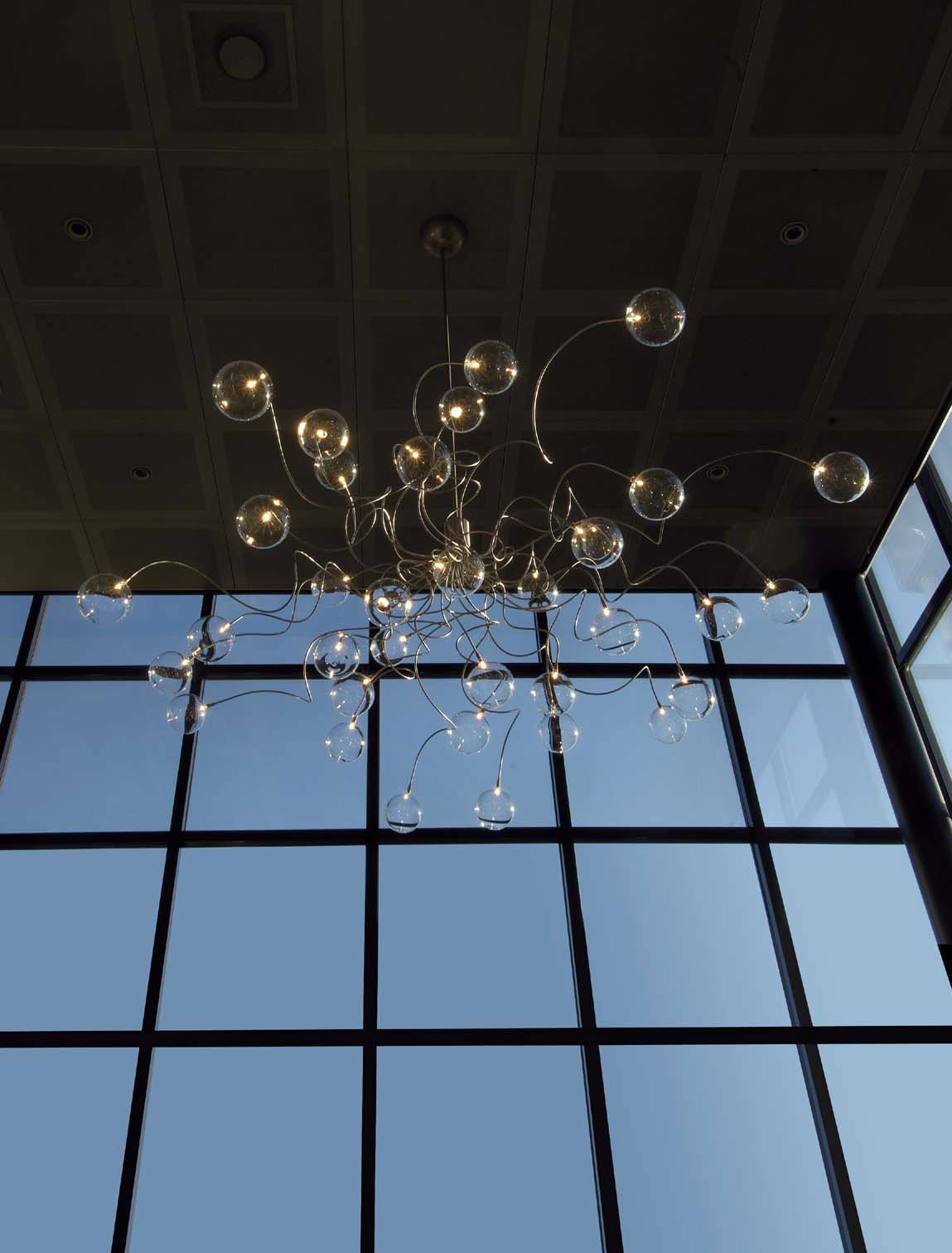 Big Bubbles lustre boules de verre 35 lumières transparent. Harco Loor. 