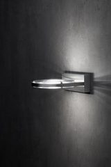 Applique murale Wega à éclairage LED en aluminium satiné. Holtkötter. Applique murale Wega à éclairage LED en aluminium satiné. Holtkötter.