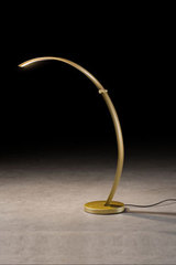Epsilon lampe de bureau dorée Design. Holtkötter. Epsilon lampe de bureau dorée Design. Holtkötter.