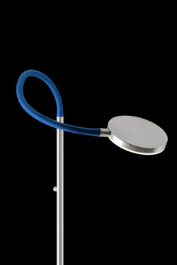 Nova Flex floor lamp in matt aluminium and blue flexible arm. Holtkötter. 