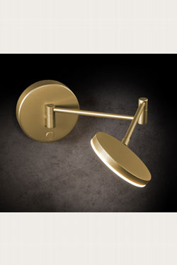 Plano WB wall mounted reading light, in gold. Holtkötter. 
