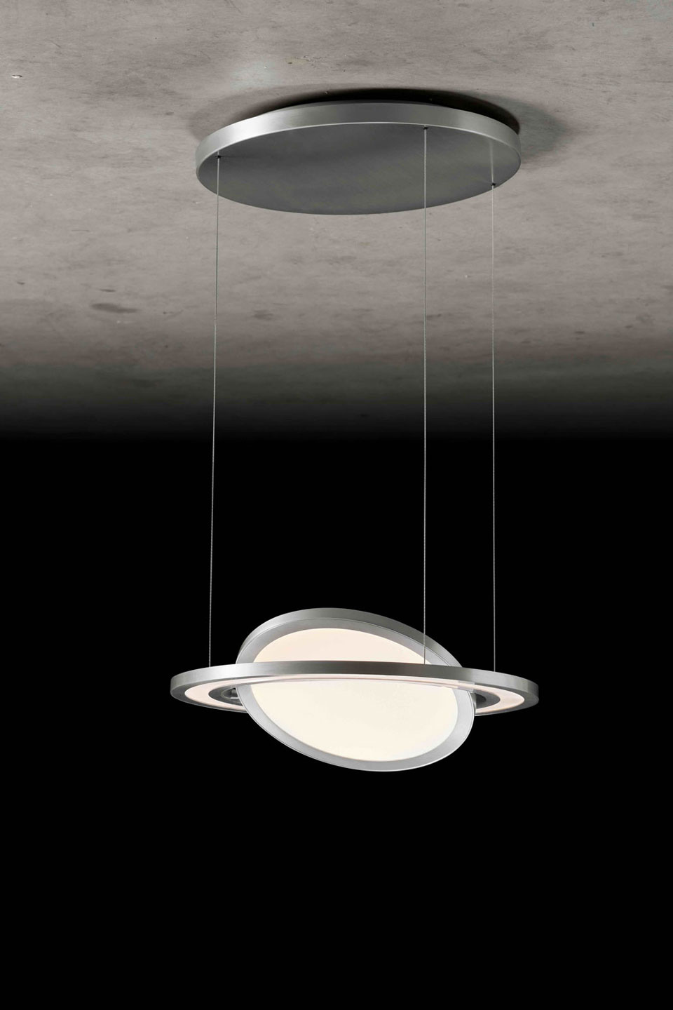 Supernova PW suspension éclairage directionnel en aluminium mat. Holtkötter. Supernova PW suspension éclairage directionnel en aluminium mat. Holtkötter.