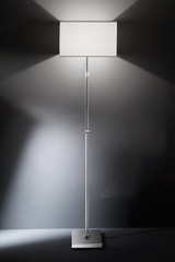 Lampadaire en verre cannelé et détail en Strass. Italamp. Lampadaire en verre cannelé et détail en Strass. Italamp.