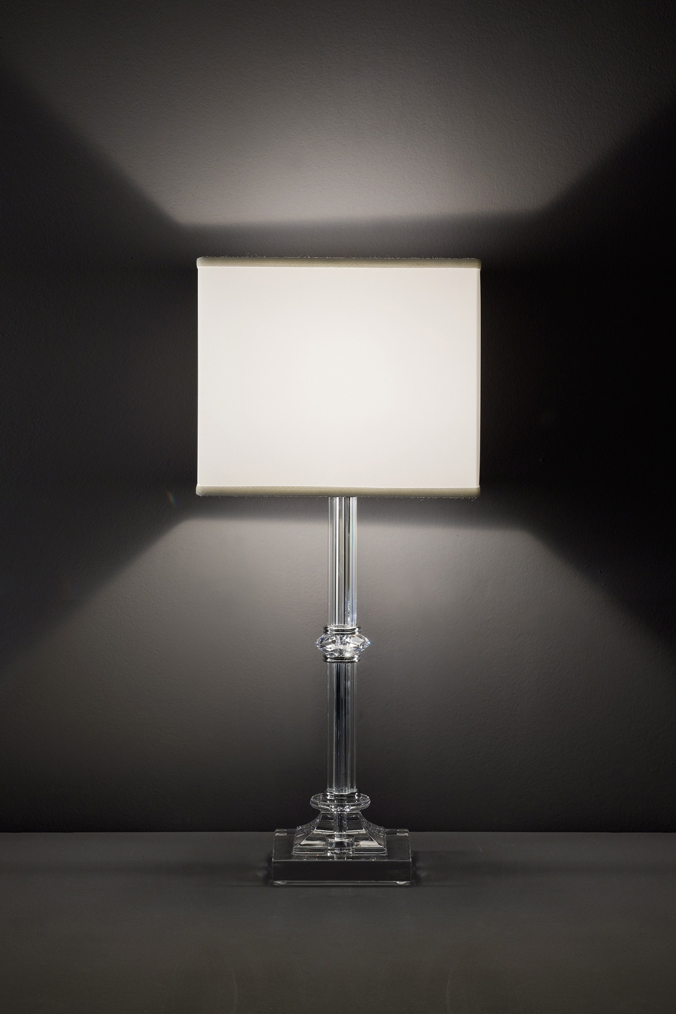 Lampe de table transparente et détail en Strass. Italamp. 
