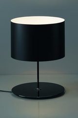 Lampe noire en fibre de carbone Half Moon intérieur ivoire. Karboxx. Lampe noire en fibre de carbone Half Moon intérieur ivoire. Karboxx.
