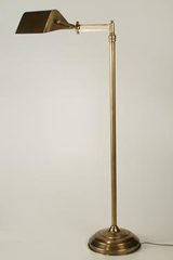 CP12 Lampadaire en laiton vieilli orientable multiaxes. Latoaria. CP12 Lampadaire en laiton vieilli orientable multiaxes. Latoaria.