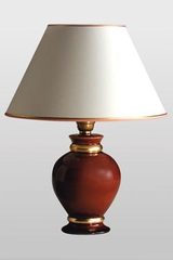 Lef rubis lampe rouge rubis avec détail or. Le Dauphin. Lef rubis lampe rouge rubis avec détail or. Le Dauphin.