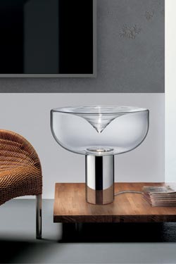 Grande lampe Aella en verre design futuriste. Leucos. 