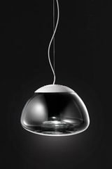 Suspension en verre transparent et métal laqué blanc Aria. Leucos. Suspension en verre transparent et métal laqué blanc Aria. Leucos.