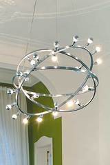 Dione 550 move suspension en acier poli brillant. Licht Im Raum. Dione 550 move suspension en acier poli brillant. Licht Im Raum.