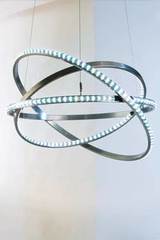 Dione 800 LED suspension en acier poli brillant. Licht Im Raum. Dione 800 LED suspension en acier poli brillant. Licht Im Raum.