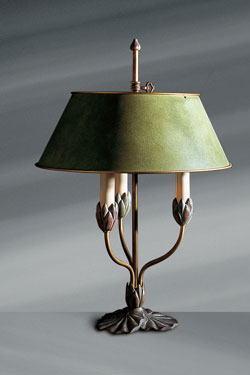 Nymphéa grande lampe de table classique bronze antiquaire. Lucien Gau. 