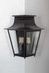 Outdoor 2-light corner lantern in black Cluny. Lum’Art. 