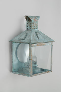 Outdoor wall lamp with 19th century oil lamp green-grey Campagne. Lum’Art. 