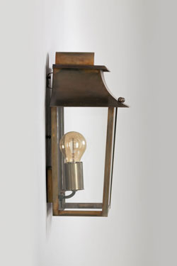 Classic outdoor medium lantern, Alma . Lum’Art. 