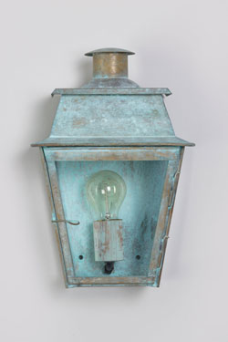 Classic verdigris outdoor wall lamp Bordeaux. Lum’Art. 