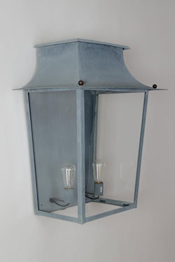 Giant wall lamp 19th century 2 lights old zinc Passy. Lum’Art. 