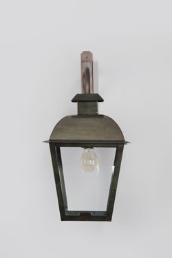 17th century exterior wall light in patinated zinc Commanderie. Lum’Art. 