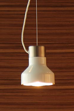 Suspension blanche en acier et aluminium Mute S1. Luz Difusion. 