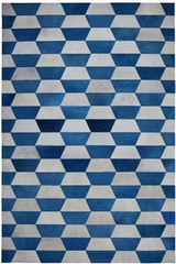 Tapis en peau à motifs géométriques bleu et blanc 140X200. MA Salgueiro. 