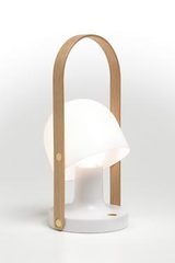 Lampe nomade à LED blanche Follow Me . Marset. Lampe nomade à LED blanche Follow Me . Marset.