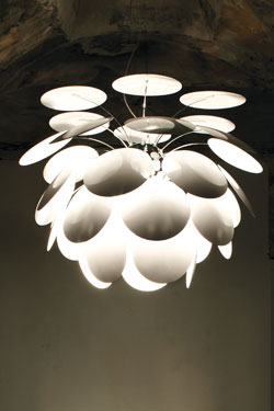 Discoco giant white pendant 132cm. Marset. 