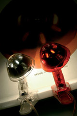 Topolina Lampe à pince rouge. Marset. Topolina Lampe à pince rouge. Marset.