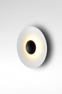 Small black and white Ginger wall light in wenge wood and white lacquered metal. Marset. 